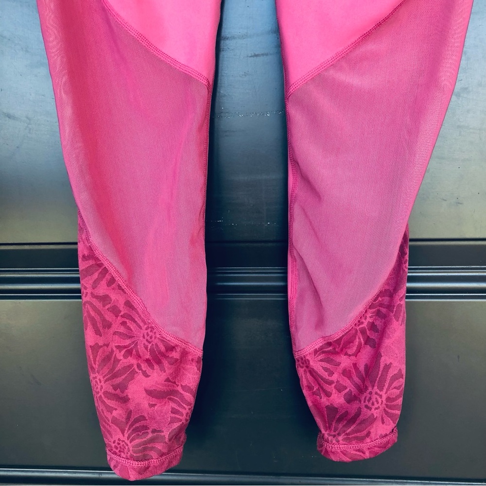 FABLETICS High Waisted Barbiecore Pink Floral Mesh Leggings Yoga Stretch Small - Picture 8 of 14